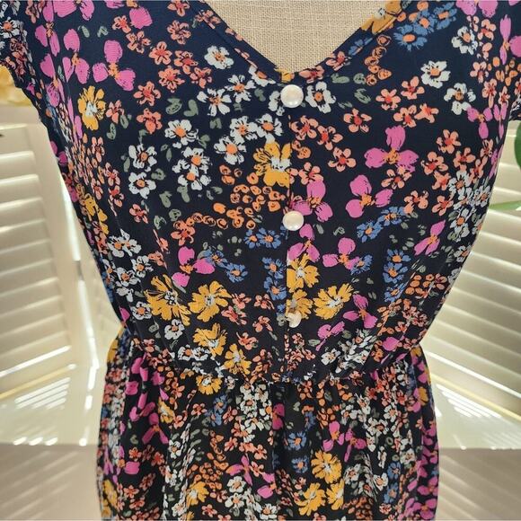 BOUTIQUE BLACK FLORAL CAP SLEEVE MULTI COLOR FLORAL DRESS  MULTIPLE SIZES - Picture 5 of 7